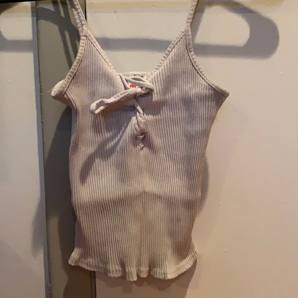 Ribbed white tank top